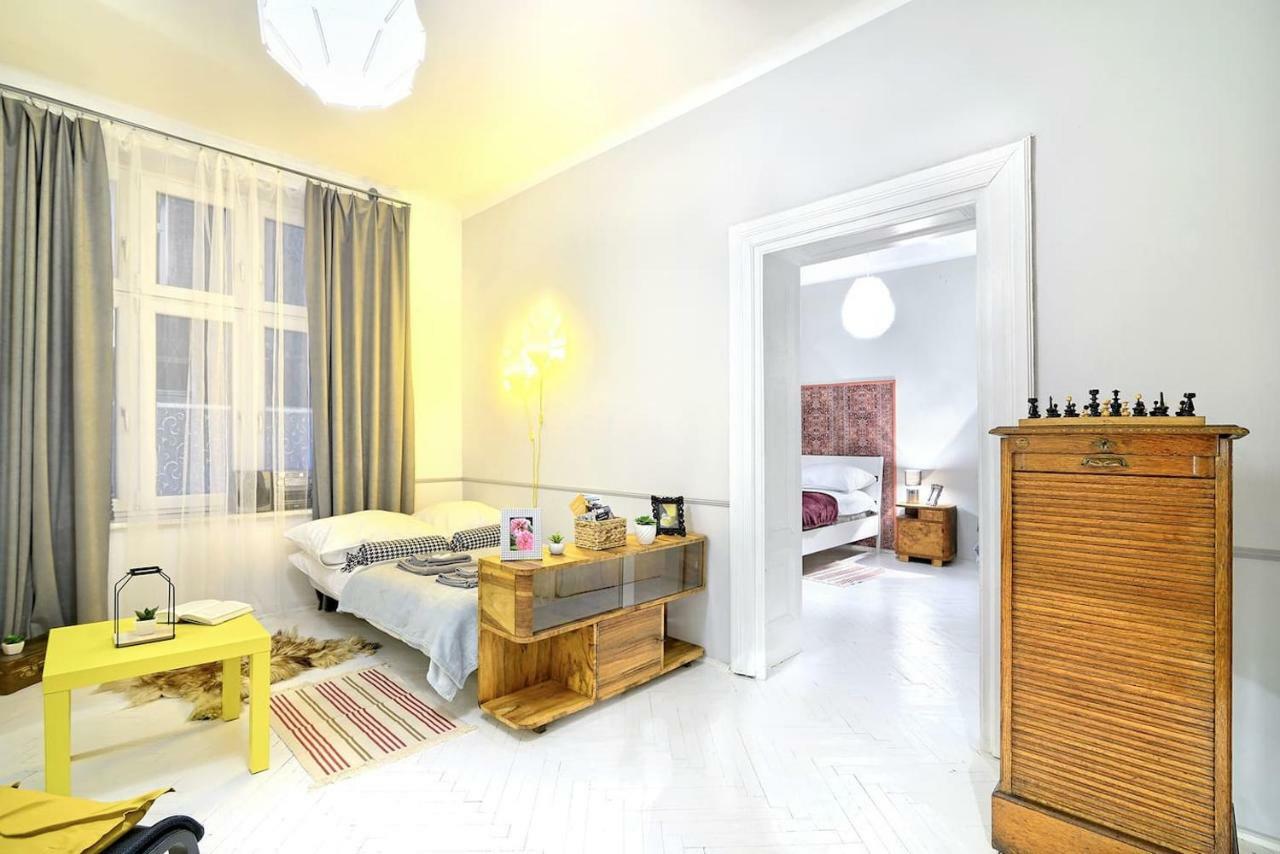 Luxury Retro Apartment, City Center, Wifi クラクフ エクステリア 写真