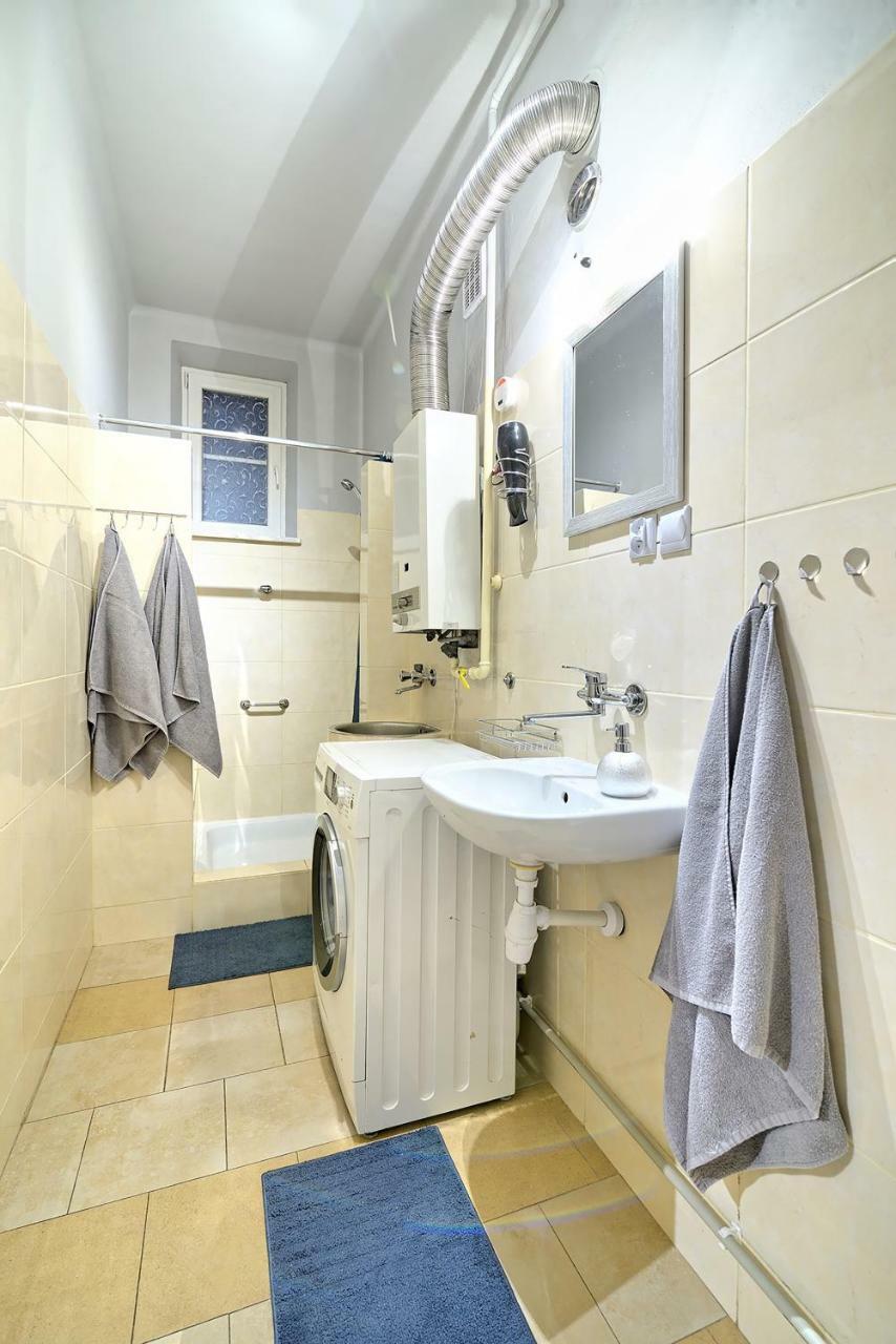 Luxury Retro Apartment, City Center, Wifi クラクフ エクステリア 写真