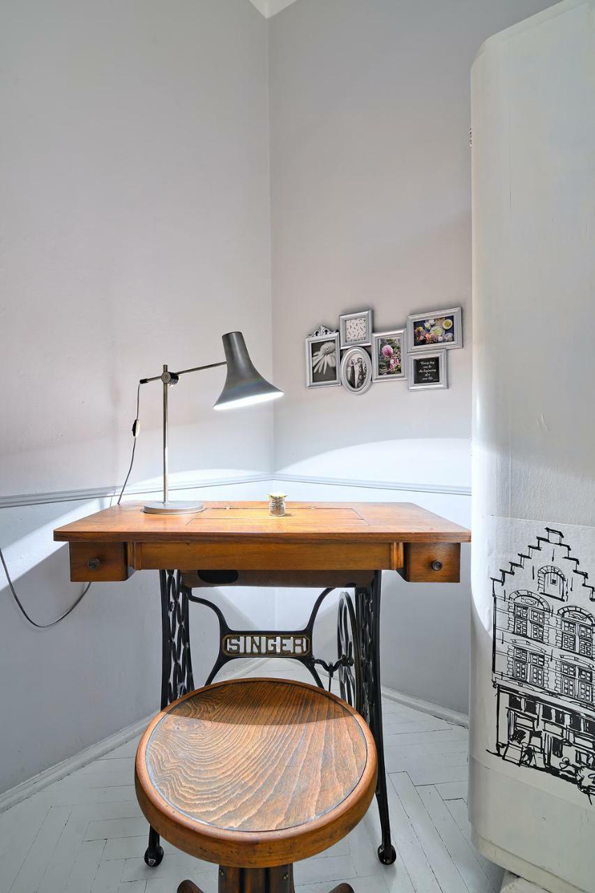 Luxury Retro Apartment, City Center, Wifi クラクフ エクステリア 写真
